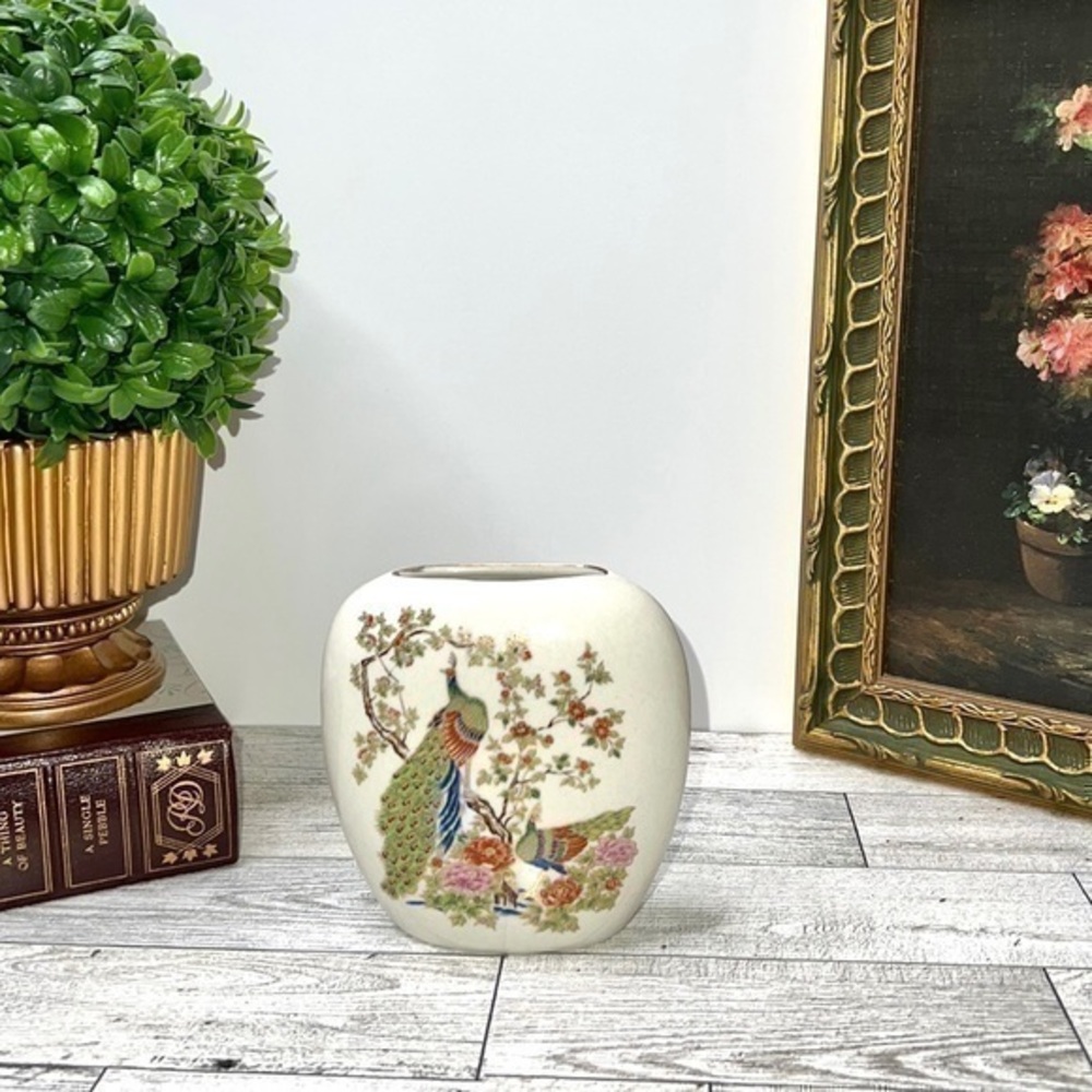 Japanese Vintage Beige Oval Peacock Vase